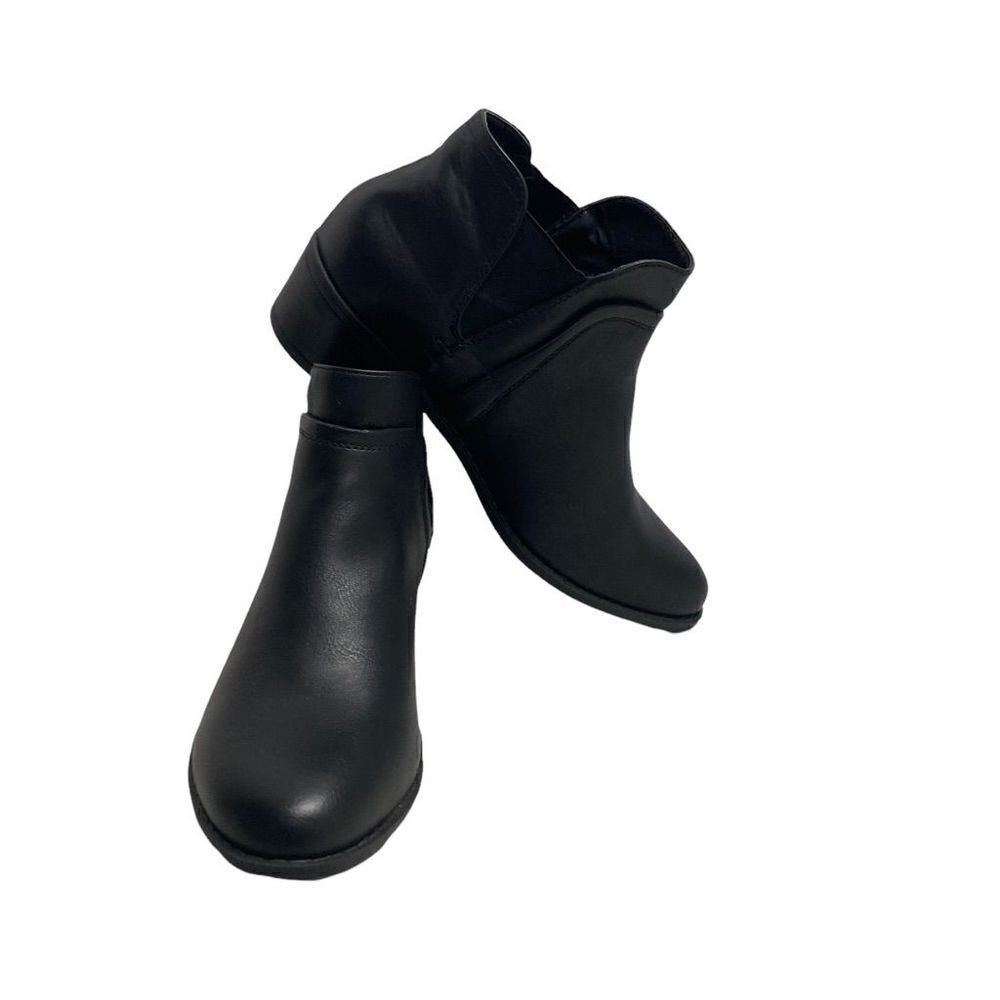 DOMINIQUE NICOLE BLACK Kennelly
Booties 9M New Without Tags Grunge‎